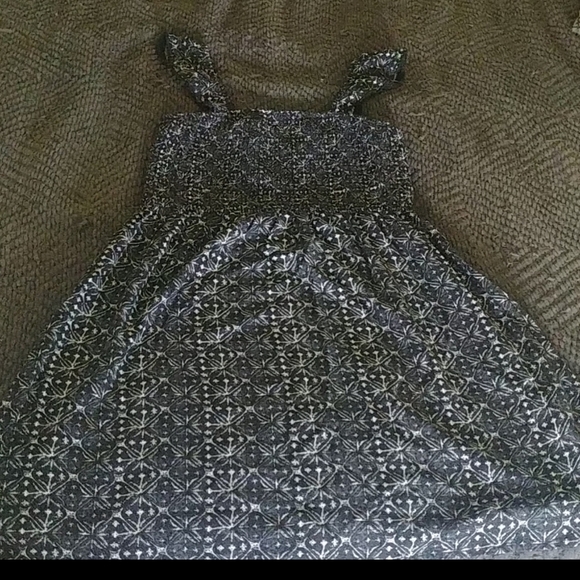 Art Class flutter sleeve smocked dress - Picture 5 of 5